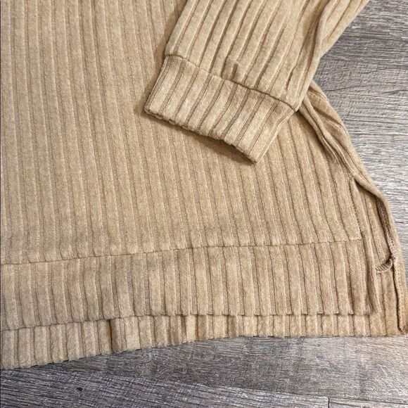 3XL Top - Picture 3 of 4